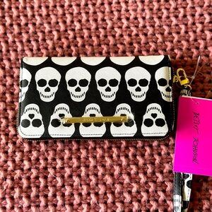 Betsey Johnson skull wallet new with tags